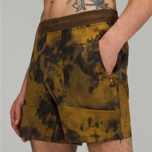 Lululemon Textured Tech Short 7" Diamond Dye Gold Spice Black Sz M